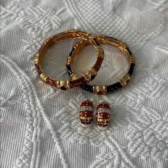 Joan Rivers bangles and earring set - Picture 3 of 10